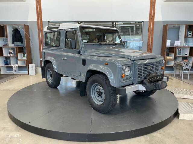 Bild 1/8 von Land Rover Defender 90 Works V8 (2012)