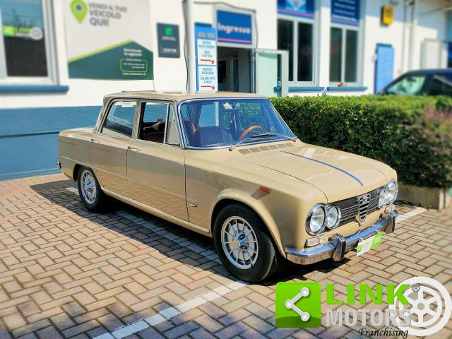 Image 1/10 de Alfa Romeo Giulia 1300 Super (1971)