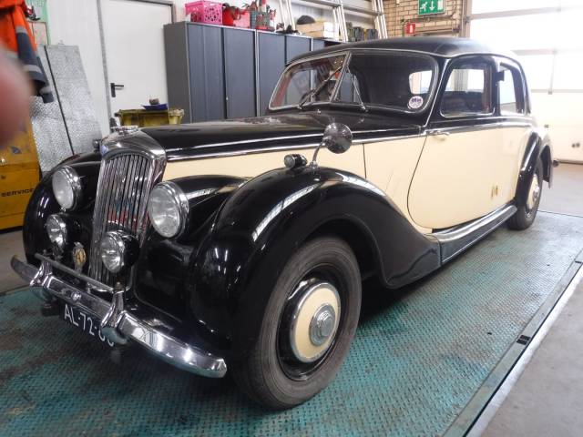 Image 1/50 of Riley 2.5 Litre RMF (1953)