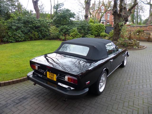 Aston Martin V8 EFi Volante