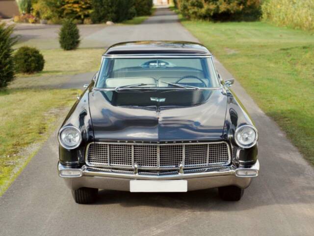 Lincoln Continental Mark II