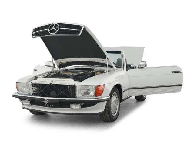Mercedes-Benz 560 SL