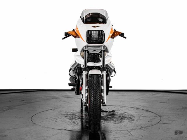 Moto Guzzi V 65 Lario