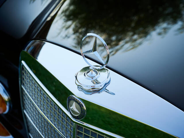 Mercedes-Benz 300 SEL 4.5