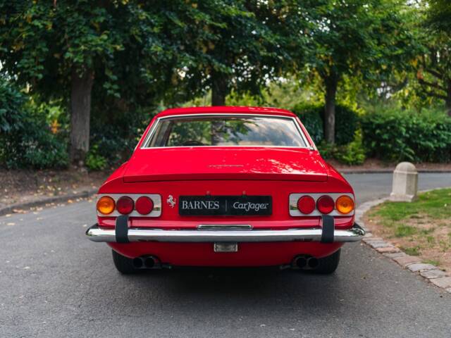 Ferrari 365 GT 2+2