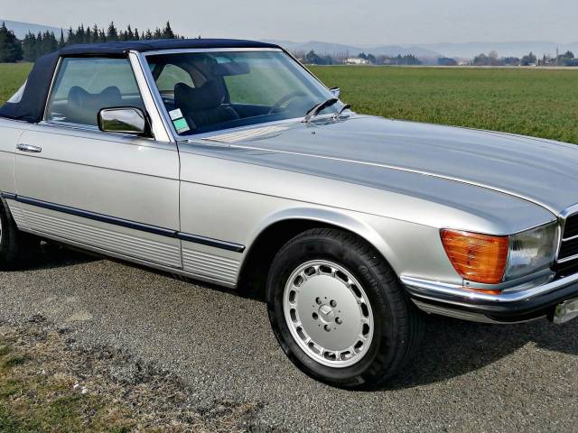 Mercedes-Benz 280 SL - Mercedes-Benz 280 SL 3/4 avant droit