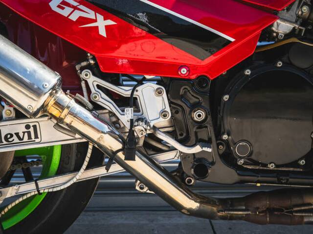 Kawasaki GPX 750R