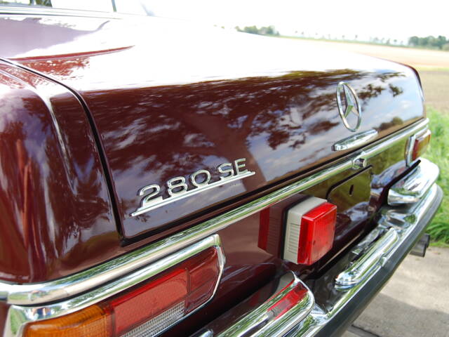 Mercedes-Benz 280 SE