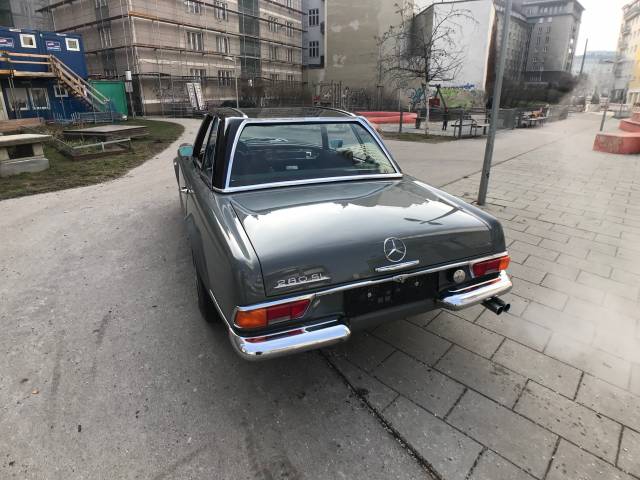 Mercedes-Benz 280 SL