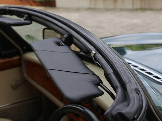 MG RV8