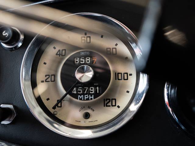 Austin-Healey 100/6 (BN6)