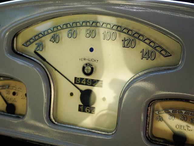 BMW 327