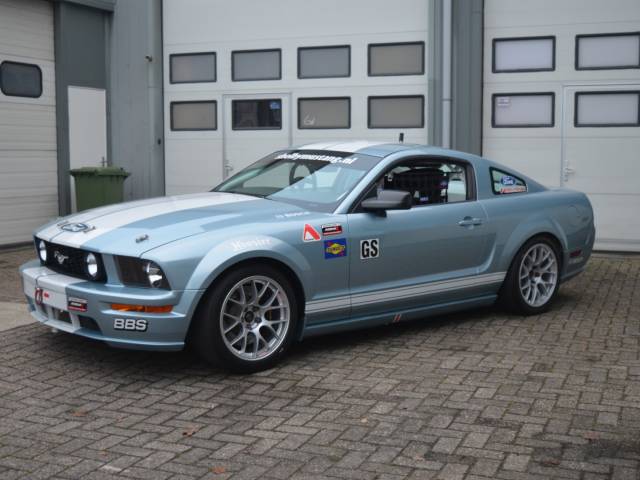 Image 1/14 of Ford Mustang GT (2005)
