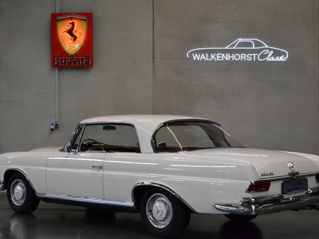 Mercedes-Benz 250 SE