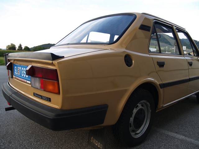 Skoda 105 L