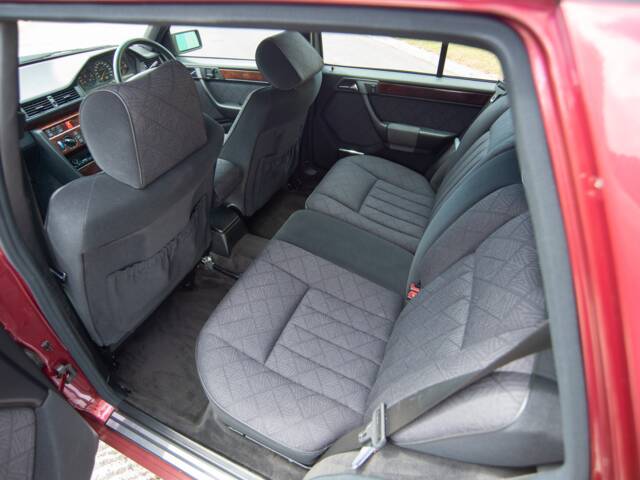 Mercedes-Benz E 320 T