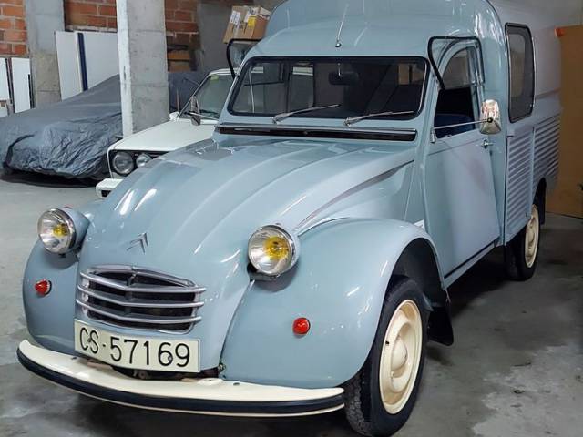 Afbeelding 1/1 van Citroën AK 250 (1969)