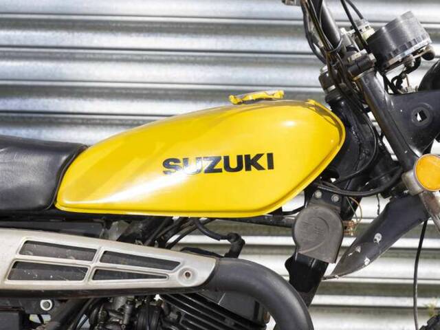 Suzuki TS 185