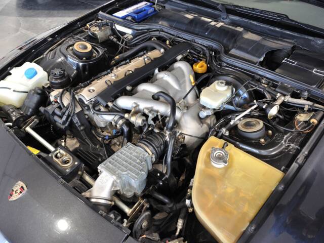 Porsche 944 S2