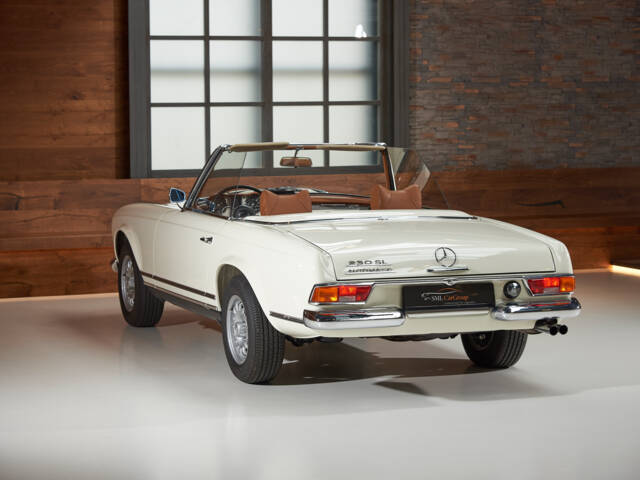 Mercedes-Benz 230 SL
