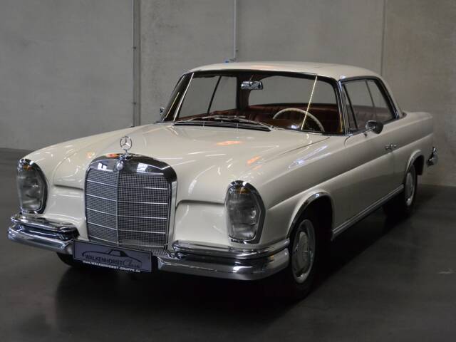 Mercedes-Benz 250 SE