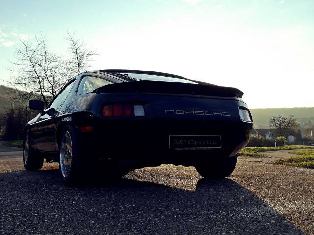 Porsche 928 S