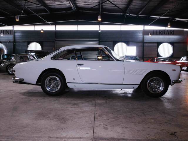 Ferrari 330 GT 2+2