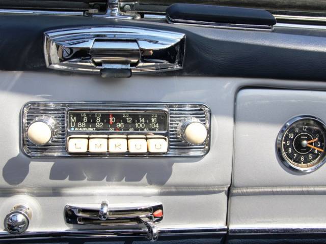 Mercedes-Benz 190 SL - MERCEDES BENZ 190 SL, Foto: (C) Nina Kaimer, Classic & Race Cars Peter Schleifer & Co