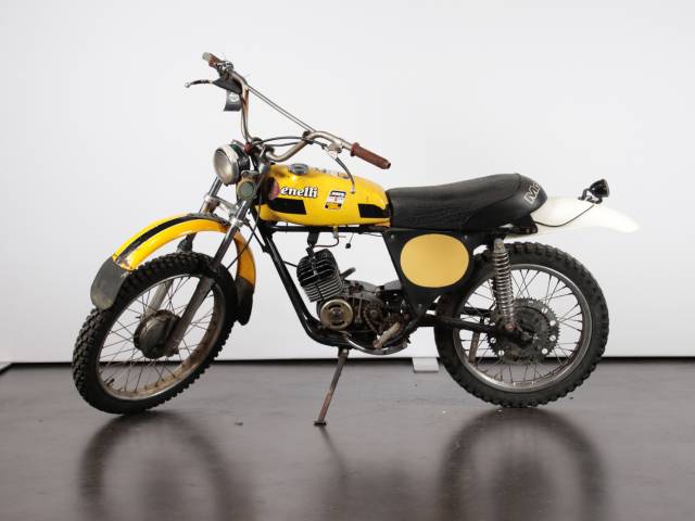 Image 1/4 of Benelli DUMMY (1976)
