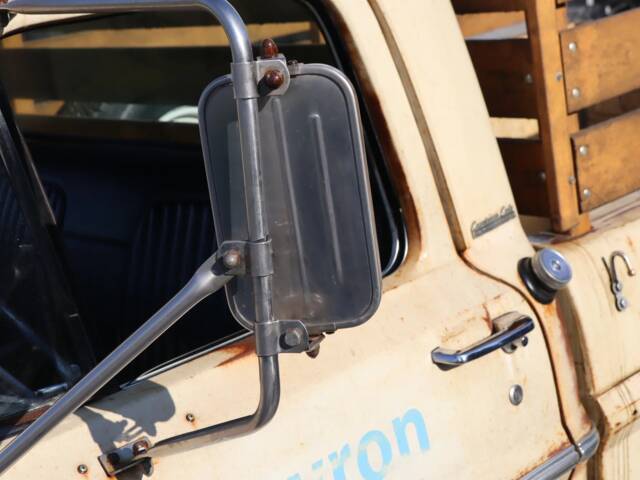 Ford F-100