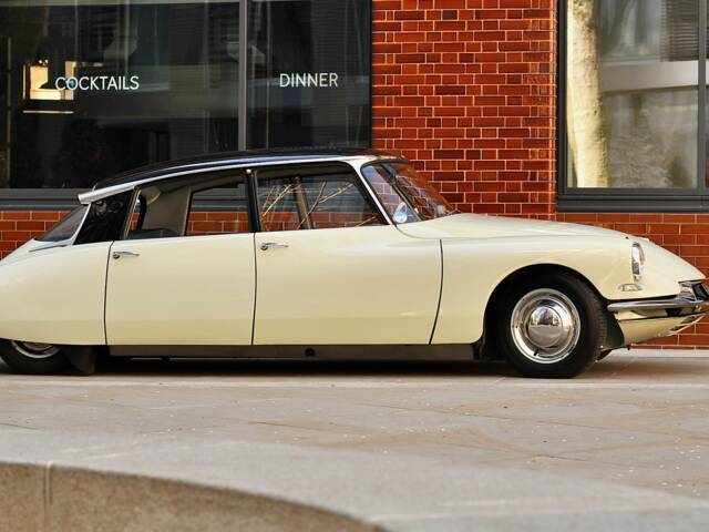 Image 1/54 of Citroën DS 19 (1958)