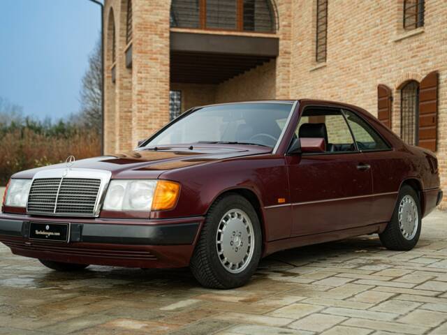 Imagen 1/50 de Mercedes-Benz 300 CE-24 (1991)