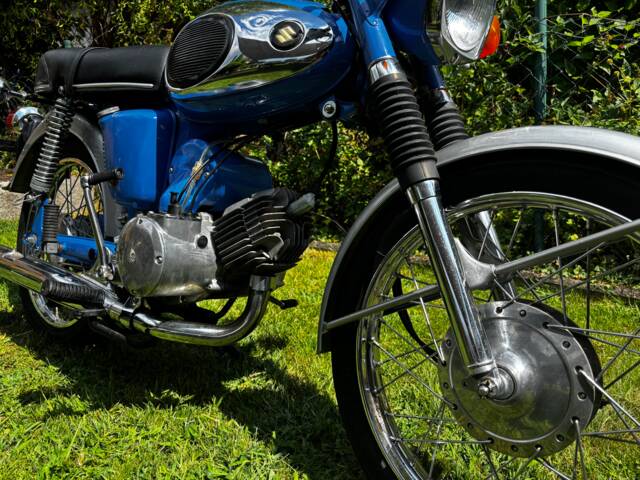 Suzuki A 100