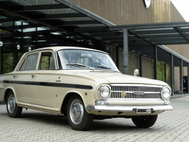 Image 1/37 of Vauxhall Victor (1964)