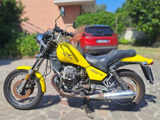 Moto Guzzi Nevada 750