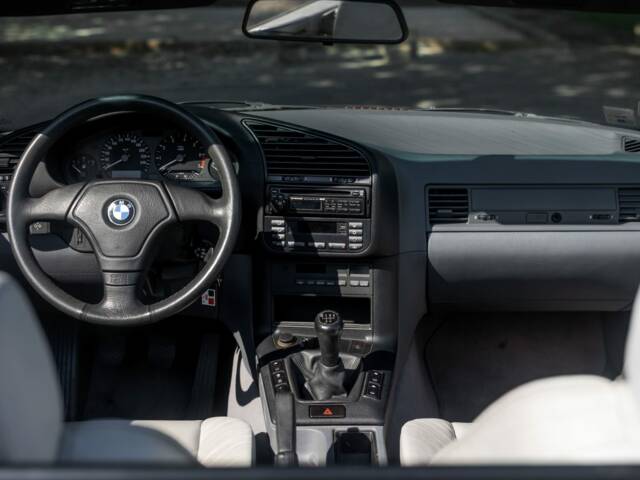 BMW 318i