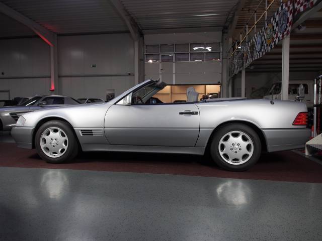 Mercedes-Benz SL 320