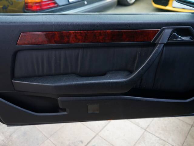 Mercedes-Benz E 320