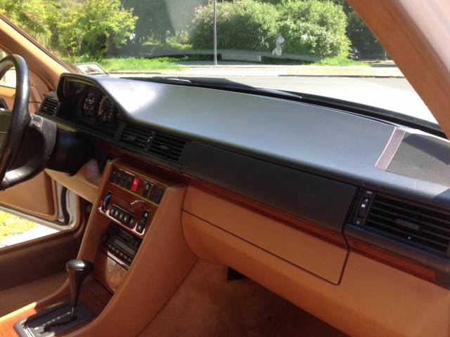 Mercedes-Benz E 320 T - Mercedes-Benz 320 T