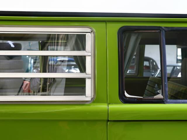 Volkswagen T2b Camper
