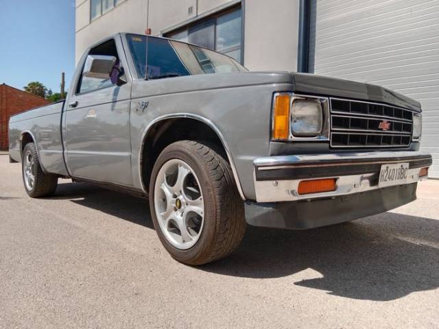 Image 1/9 of Chevrolet S10 Fleetside (1983)