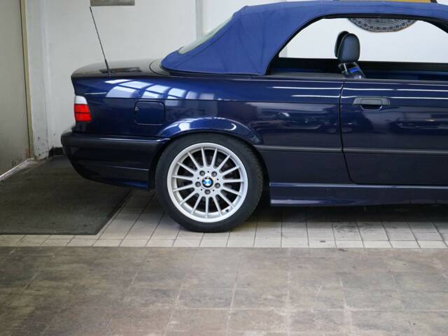 BMW 318i