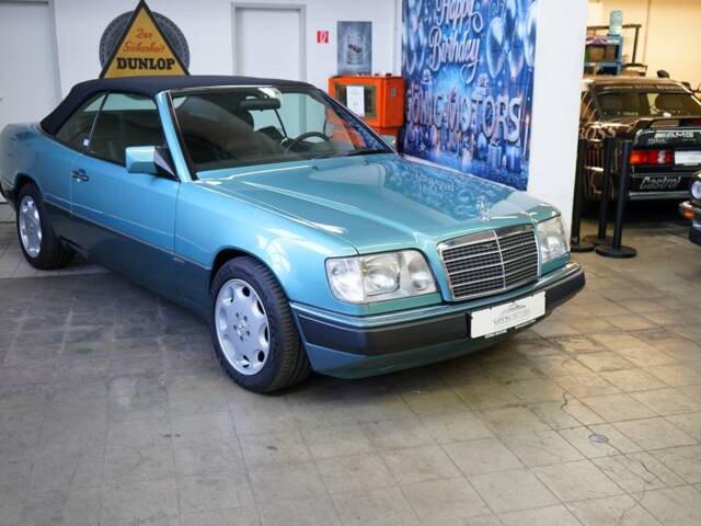 Mercedes-Benz 300 CE-24