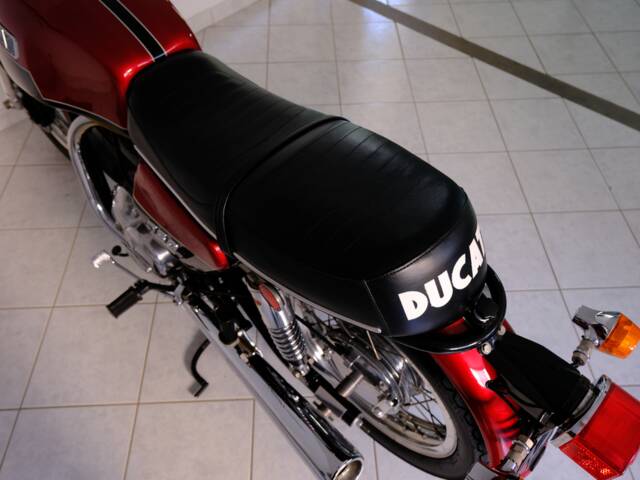 Ducati 750 GT