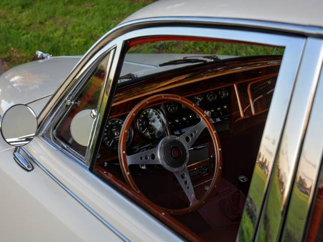 Jaguar Mk II 3.8