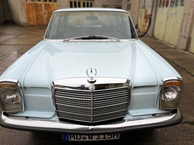 Mercedes-Benz 220 D