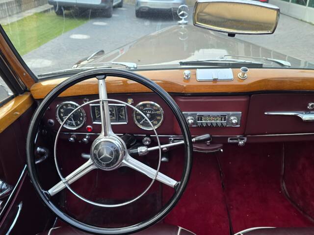 Mercedes-Benz 220 Cabriolet A
