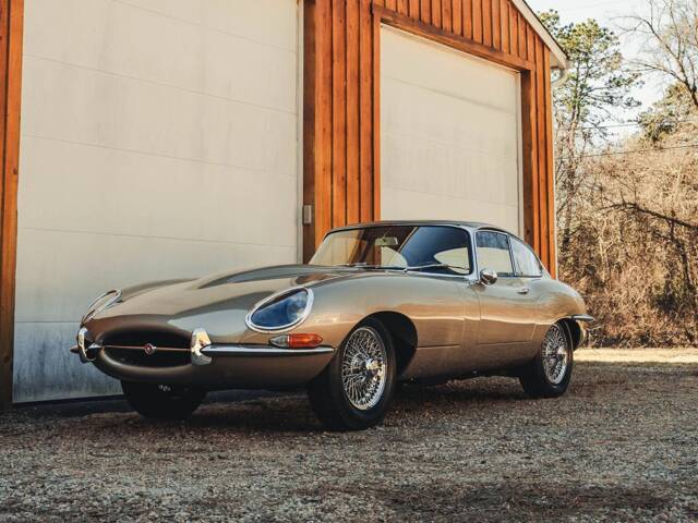 Bild 1/13 von Jaguar E-Type 4.2 (1965)