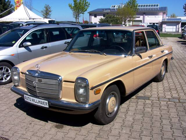 Mercedes-Benz 200 D