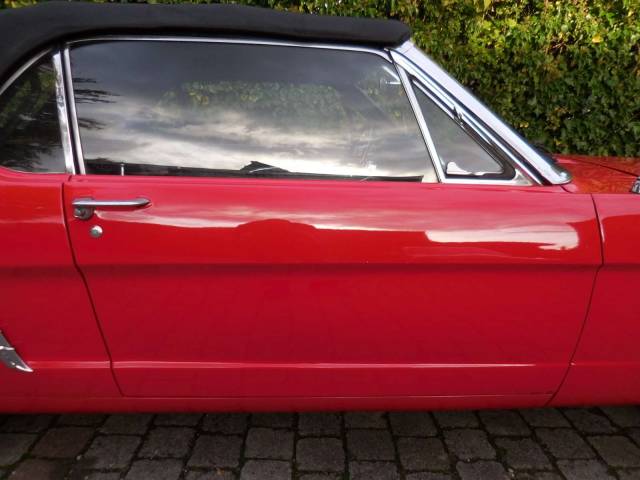 Ford Mustang 200